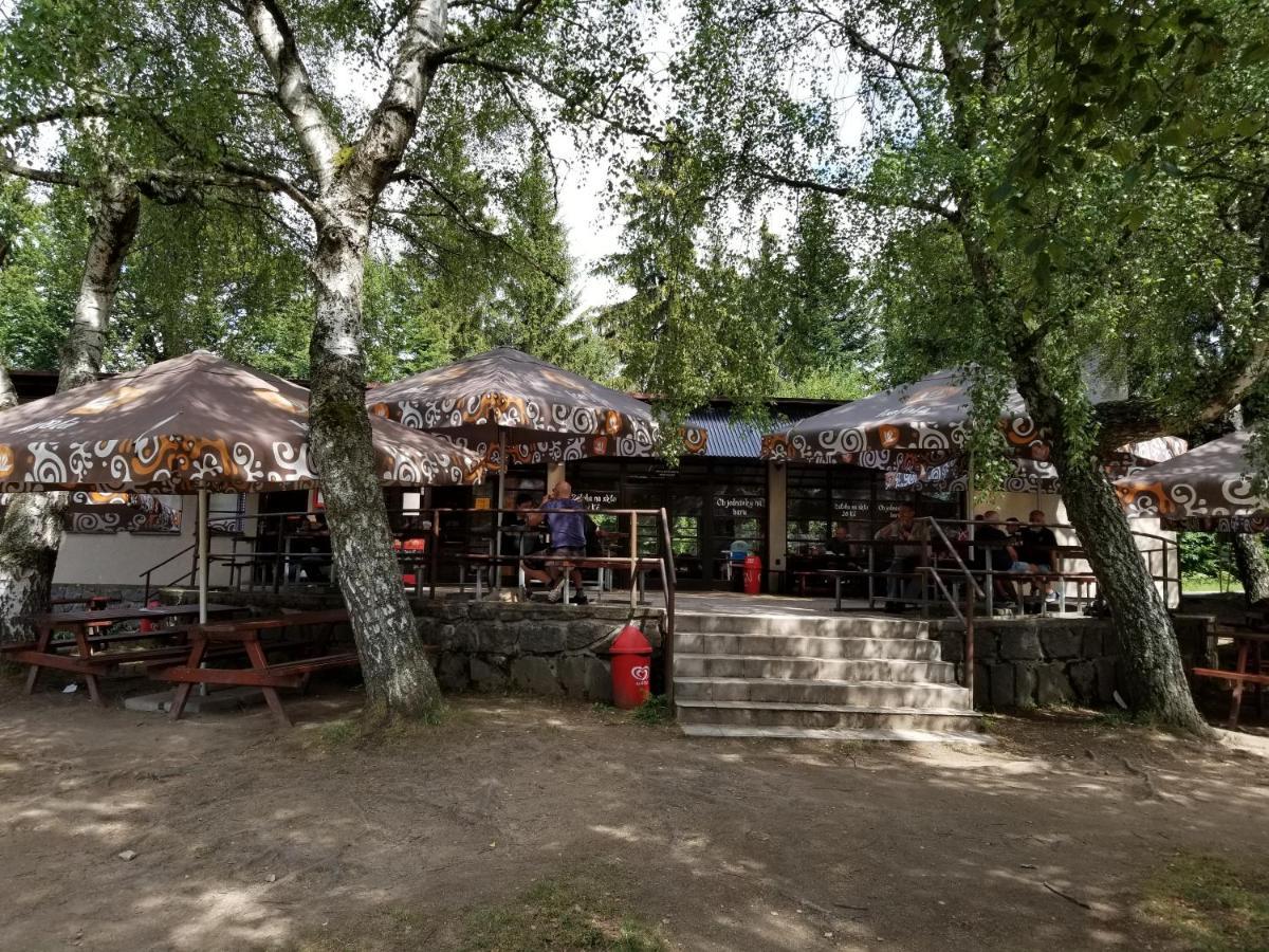 Sykovec Karavan Sykorka Нове-Место-на-Мораве Экстерьер фото